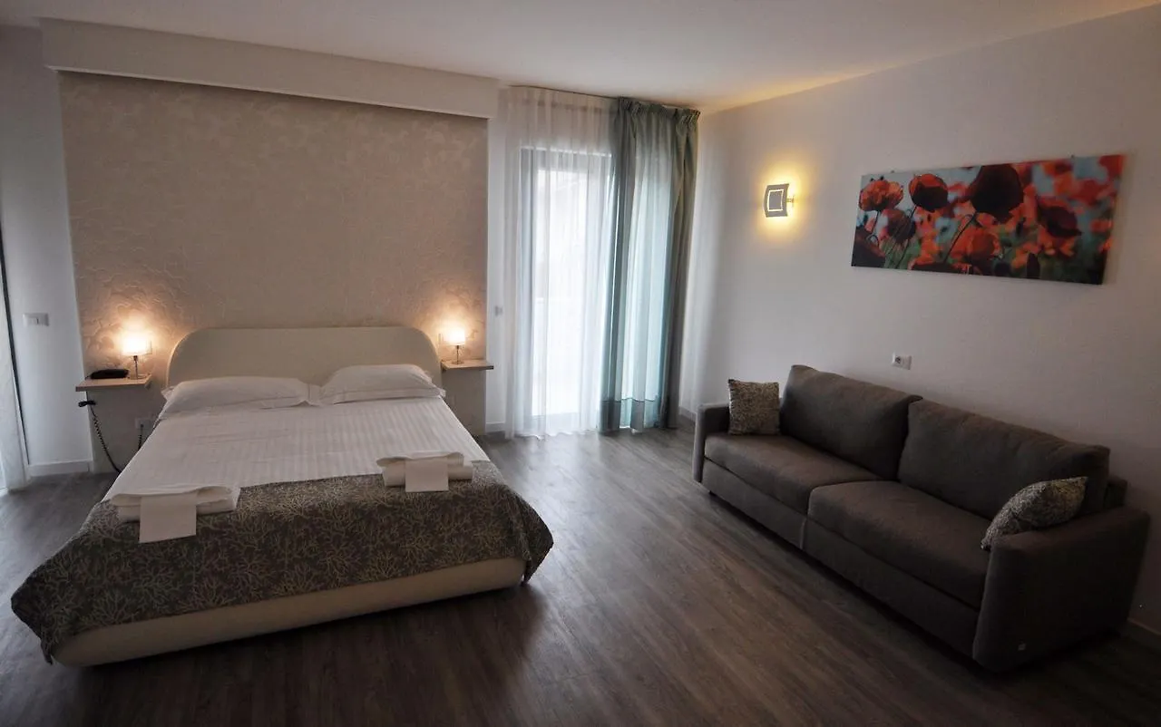 Hotel Eden Park Marina di Montemarciano 3*,  Italien
